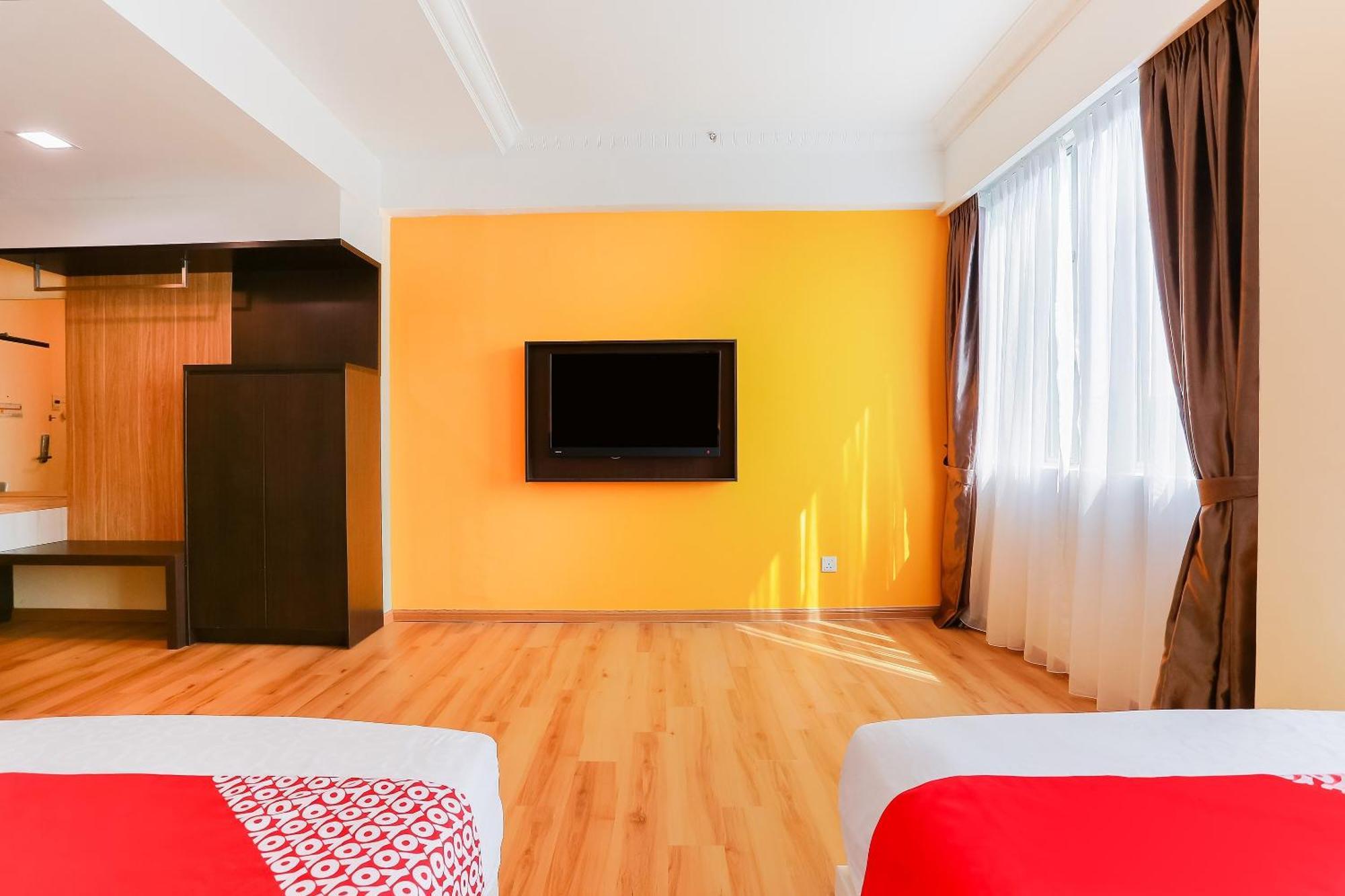 Collection O Hotel Super Cowboy Malacca Buitenkant foto