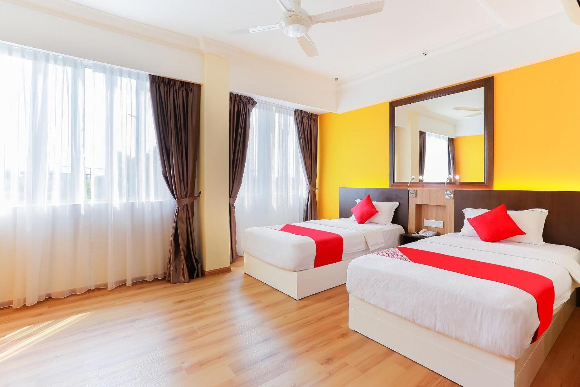 Collection O Hotel Super Cowboy Malacca Buitenkant foto